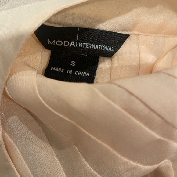 Moda Int’l ivory off white 100% matte silk full puff sleeve pleated blouse S - Picture 6 of 6